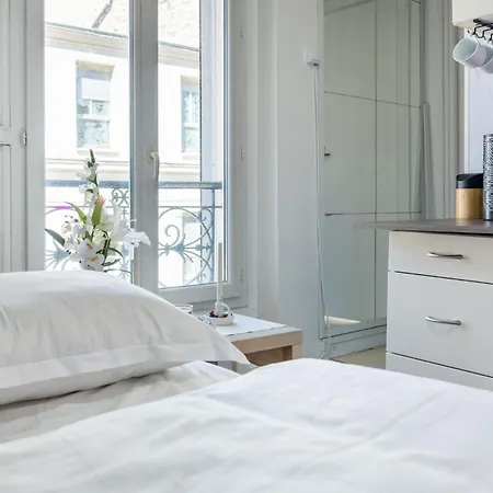 Inn Charming And Compact Studio-jules Joffrin - Montmartre